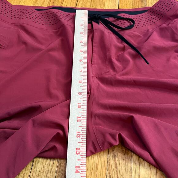 lululemon Shorts Mens 38 Current State Board Swim Hybrid Red Performance - Picture 7 of 9